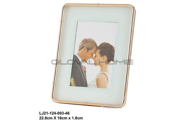 Custom Photo Frame Display