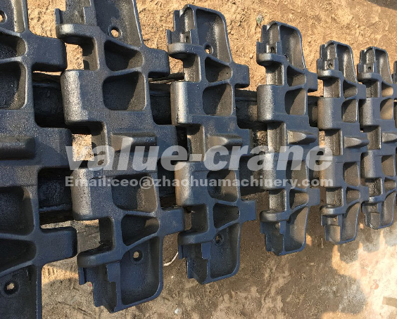 Liebherr crawler crane LR1600 track pad