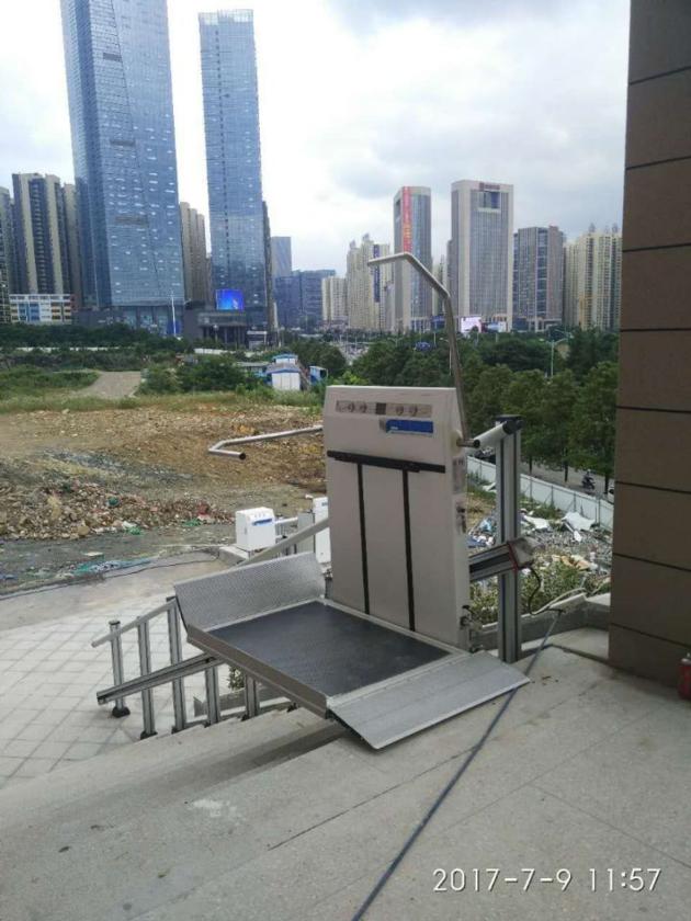Inclined Wheelchair Lift