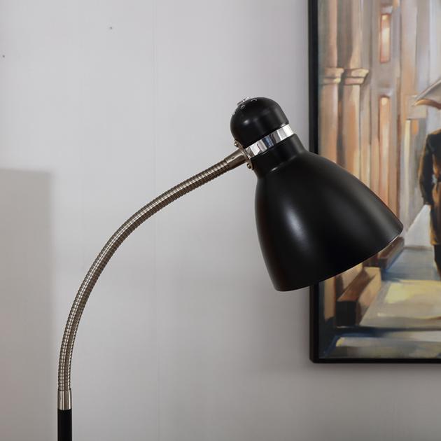 Adjustable Goose Neck Standing Lamp LED