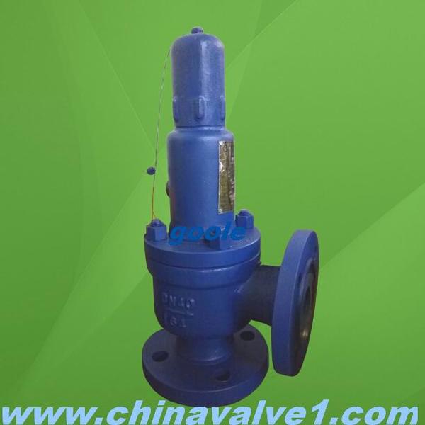 Closed spring loaded low lift type high pressure safety valve
