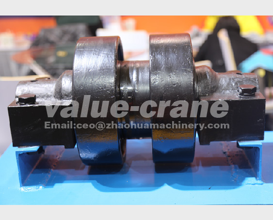Kobelco CKE2500-2 undercarriage bottom roller
