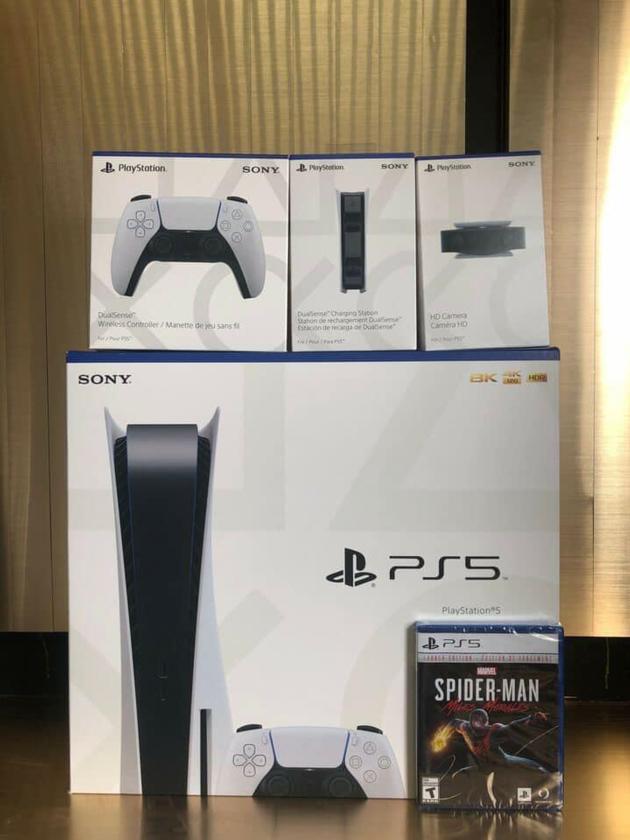 Brand New Ps5 ,2 controllers ,HD Camera & Dual Charging Station