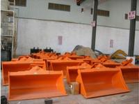 Tilting bucket