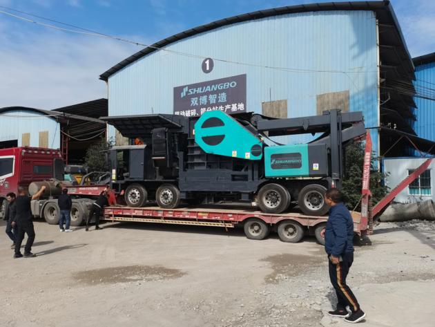 LTE tire jaw crushing station