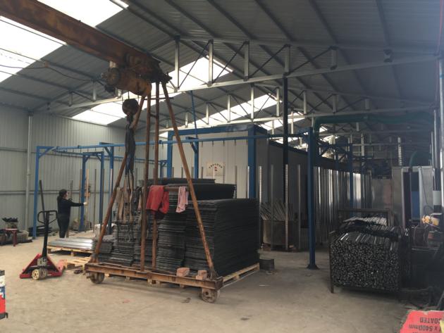 Good Quality Metal Shelves Automatic Powder