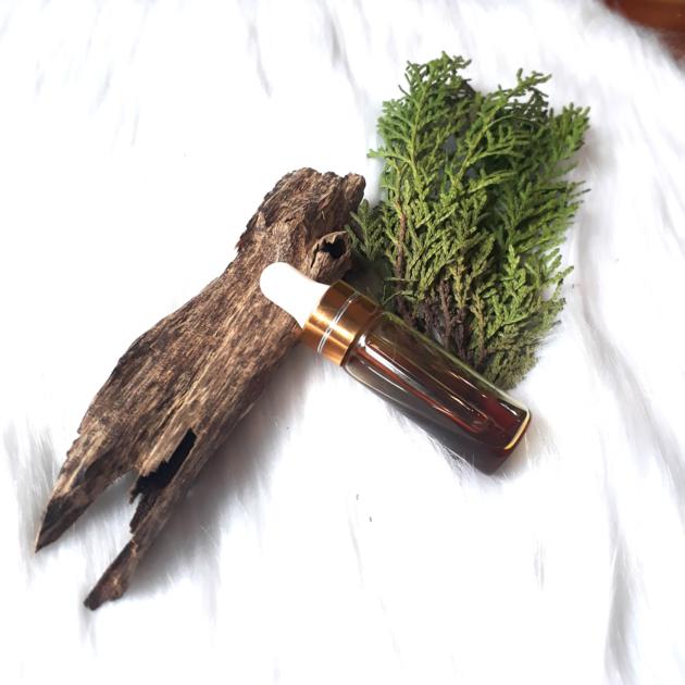 Vietnamese Agarwood Oud Essential Oil For