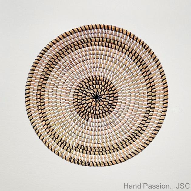 Patterned Seagrass Woven Basket Wall Decor