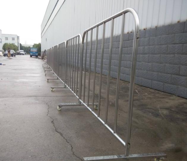 Cheap Galvanized Portable Crowd Control Barrier