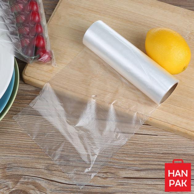 FLAT PLASTIC BAGS ON ROLL