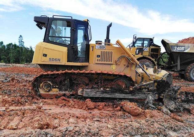 Easy Maintenance Open View Bulldozer Equipped With Torque Converter