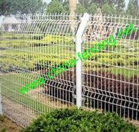 Highway fence
