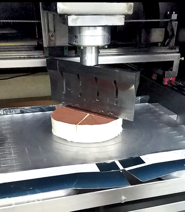 Automatic Ultrasonic Frozen Cheese Cake Cutting