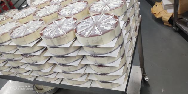 Ultrasonic Double Round Cake Cutting With