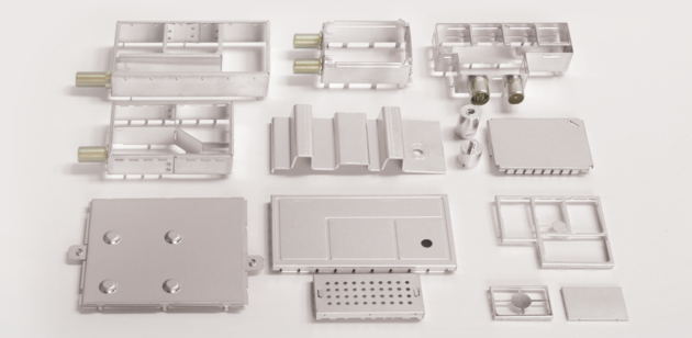 RF connector with shielding for CPE