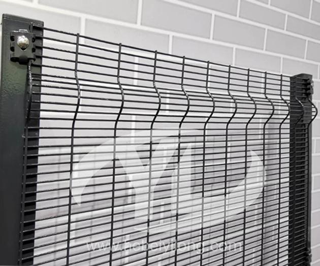 What is a climbing net
