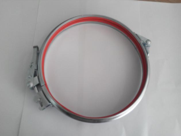 Adjustable quick release pipe clamps for ventilation system and dedusting system