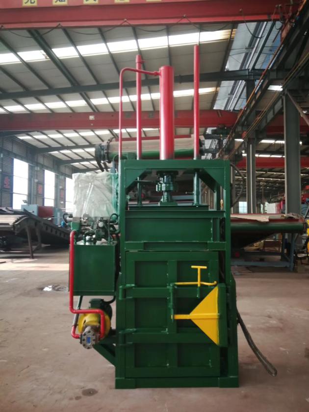 vertical type manual baler for pressing waste materials