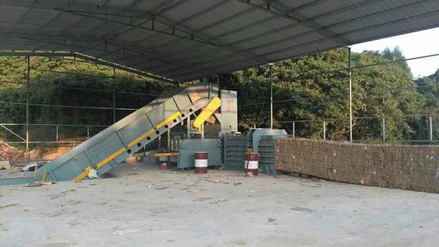 Horizontal Automatic waste paper baler with conveyor