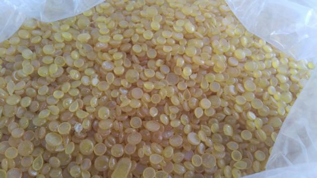 Mixture of poly-tert-butylphenoldisulfide and stearic acid