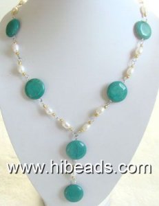Flat round 20mm blue truquoise with 6-7 freshwater pearl necklace