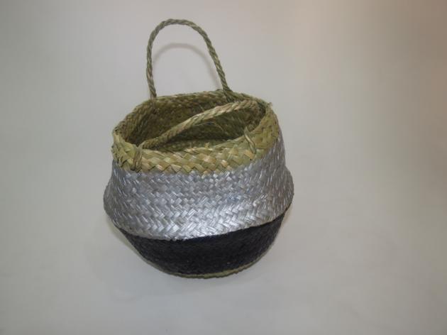 Unique hand-woven handbag design