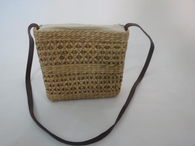 Unique hand-woven handbag design