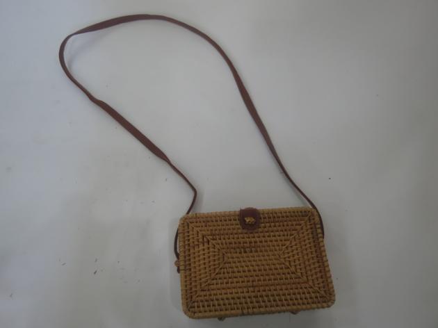 Unique hand-woven handbag design