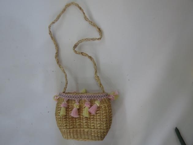 Unique hand-woven handbag design