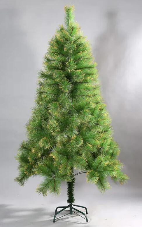 NORMAL CHRISTMAS TREE 9A3A8670