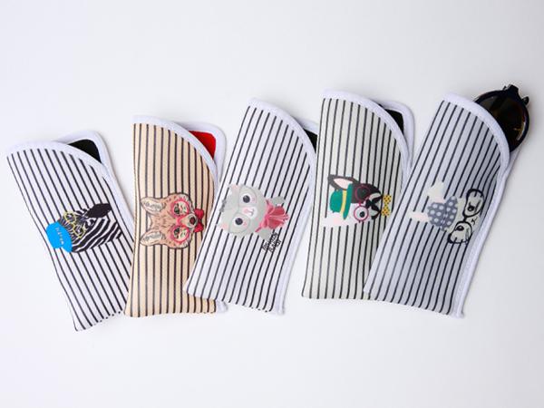 Eyeglasses pouch
