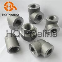 Forged steel pipe fitting