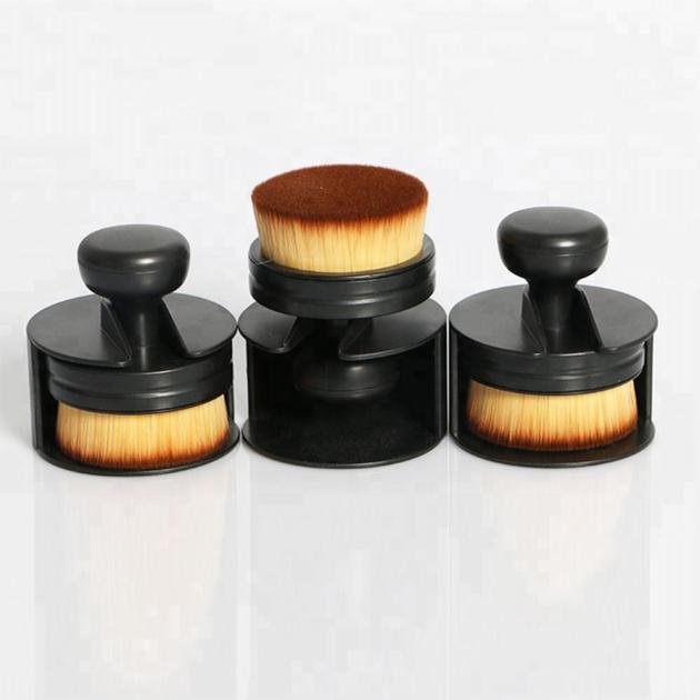 China Factory privated label soft nylon hair Plastic handle Portable Liquid Foundation makeup brush