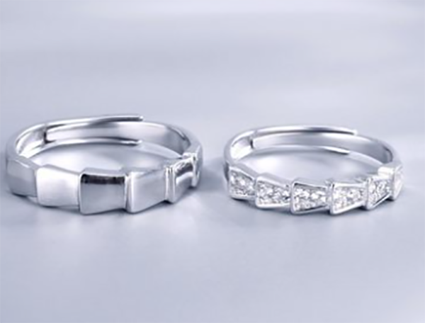 Snake Shaped Glossy Ring