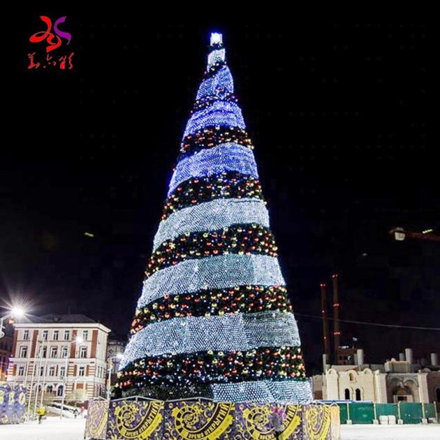 Outdoor Giant LED Christmas Tree With