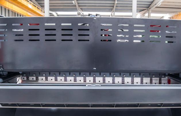CNC Guillotine Shearing Machine