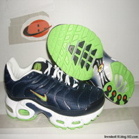 Sales promotion  of brand sports shoes(the low discount sales activity only the last 7 day from now