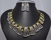 A D romantic necklace