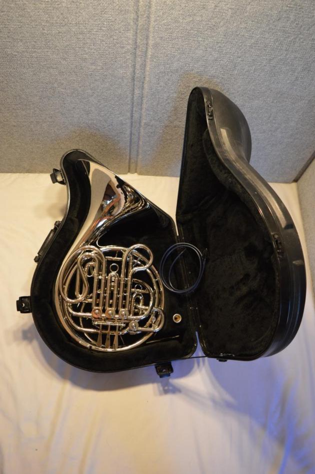 HOLTON H177 PROFESSIONAL FARKAS FRENCH HORN------1499$