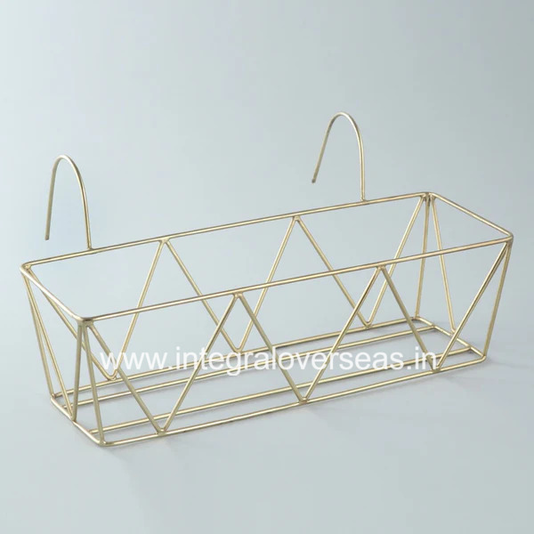 metal hanging planter