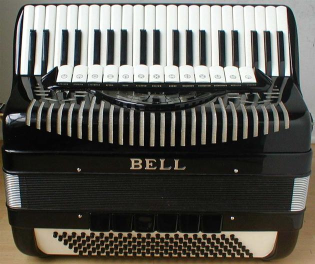  Professional Bell Model 2520 Accordion-----2000$