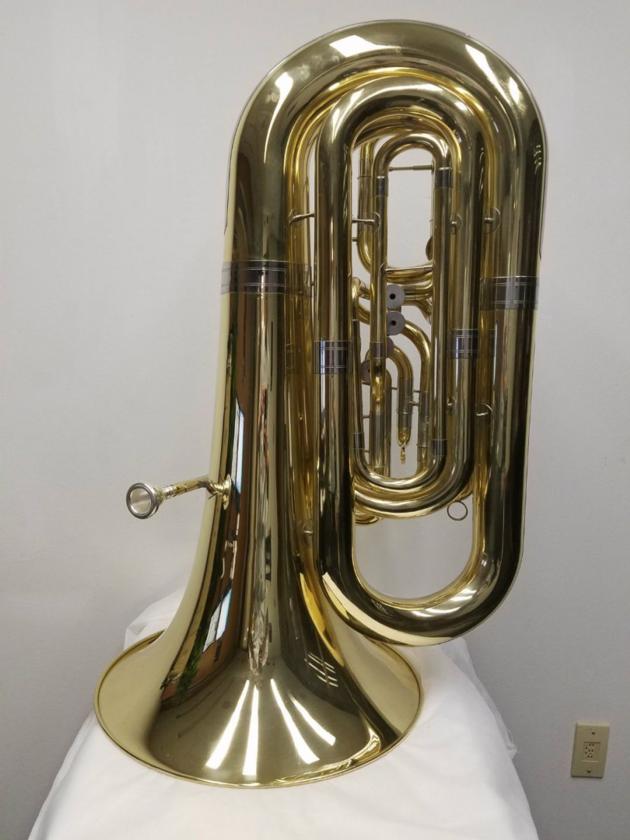 Schiller Compensating Tuba BBb Gold------1200$