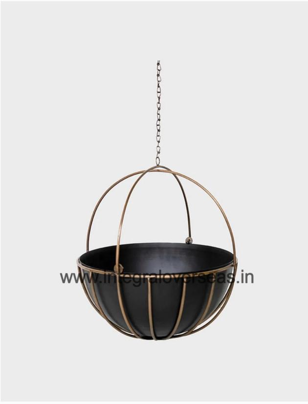 metal hanging planter