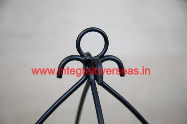 metal hanging planter