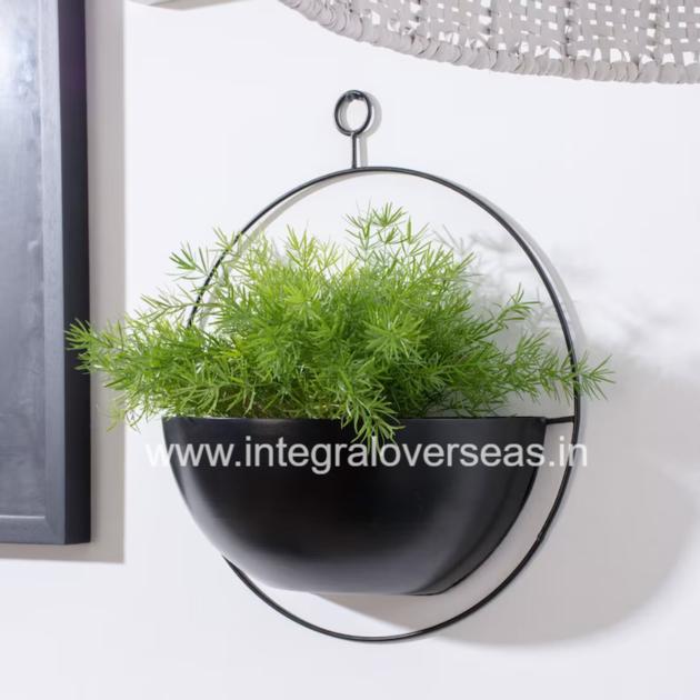 metal hanging planter