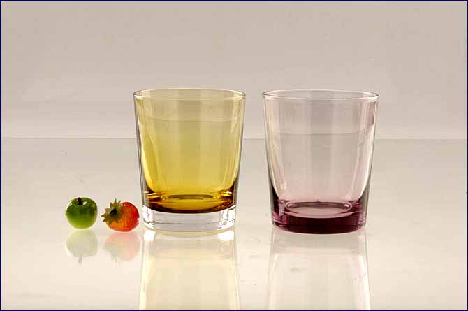 drink glass,cup,bottle,wineglass,beer mug,coffee pot,glassware