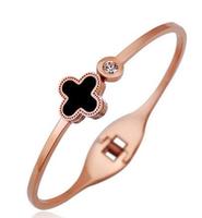Rose Gold Clover Shell Bangle