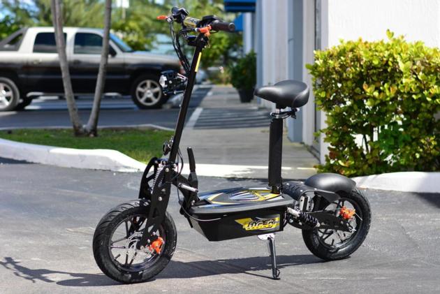 HYPER-RACING STREET EDITION 1600w 48v Electric Scooter 10" Wheels (Black)
