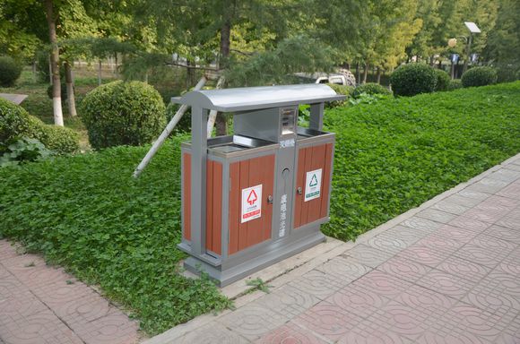 Hot Sale WPC Outdoor Trash Bin