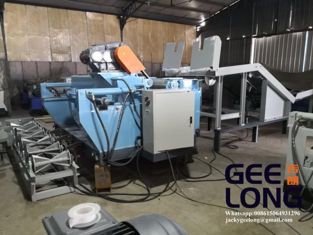 Spindleless Wood Debarker Machine